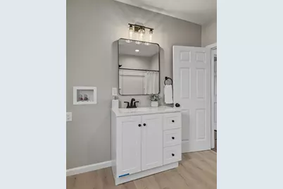 61 W Glen St, Holyoke, MA 01040 - Photo 27