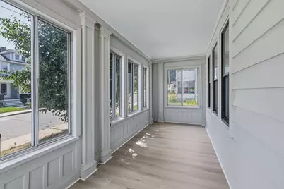 61 W Glen St, Holyoke, MA 01040 - Photo 9