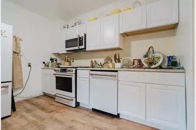 14 Center St, Holyoke, MA 01040 - Photo 3