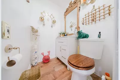 14 Center St, Holyoke, MA 01040 - Photo 5