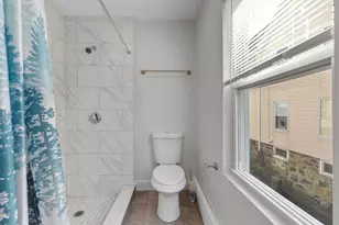 21 Medford St, Malden, MA 02148 - Photo 9