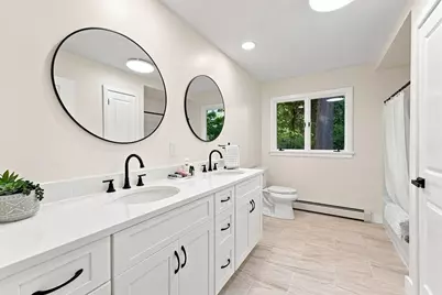20 Longfellow Rd, Holyoke, MA 01040 - Photo 23