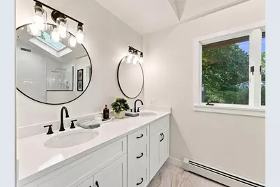 20 Longfellow Rd, Holyoke, MA 01040 - Photo 27