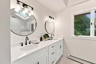 20 Longfellow Rd, Holyoke, MA 01040 - Photo 27