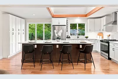 20 Longfellow Rd, Holyoke, MA 01040 - Photo 9