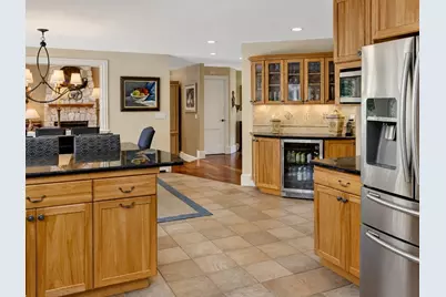 6 Windsor Pl, Mansfield, MA 02048 - Photo 9