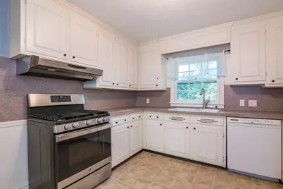 97 Overlook Dr, Springfield, MA 01118 - Photo 7