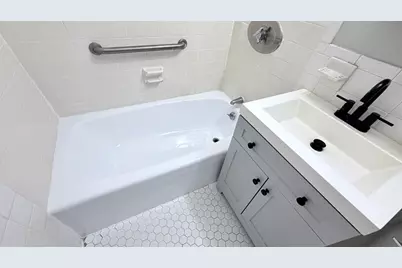 1025 Hancock St #10 B, Quincy, MA 02169 - Photo 5