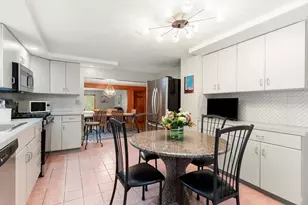 48 Valley St, Wakefield, MA 01880 - Photo 5