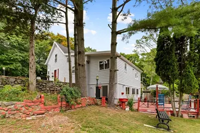48 Valley St, Wakefield, MA 01880 - Photo 25