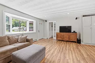 8 Sloane Dr, Framingham, MA 01701 - Photo 5