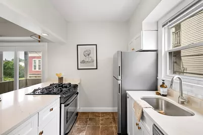 14 Holton St #3, Medford, MA 02155 - Photo 7