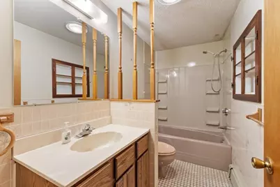 16 Hobson St, Leominster, MA 01453 - Photo 23