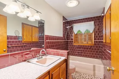 16 Hobson St, Leominster, MA 01453 - Photo 9