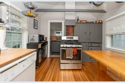 6 Spring St, Amesbury, MA 01913 - Photo 5