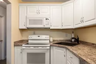 980 Plain St, Marshfield, MA 02050 - Photo 11