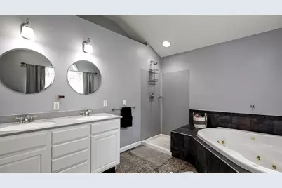21 Willow St, Brockton, MA 02301 - Photo 21