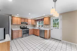 27 Quincy Ave, Dedham, MA 02026 - Photo 9