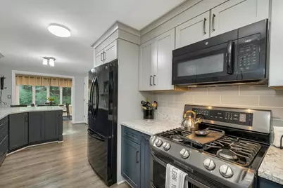 30 Woodland Park Dr #30, Haverhill, MA 01830 - Photo 7