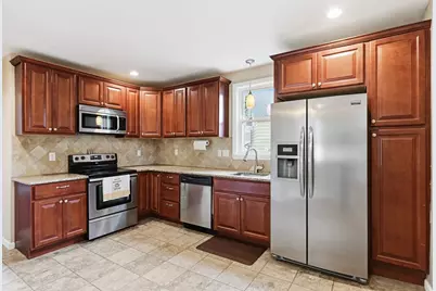 43 Hampden St, Ludlow, MA 01056 - Photo 11