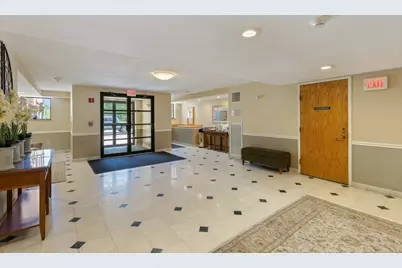 100 Ledgewood Dr #410, Stoneham, MA 02180 - Photo 5
