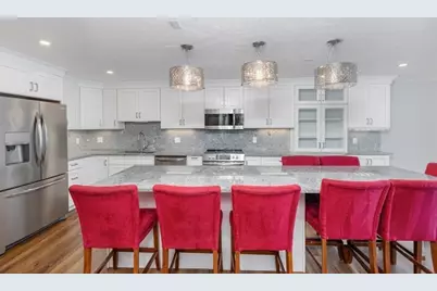100 Ledgewood Dr #410, Stoneham, MA 02180 - Photo 7