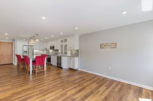100 Ledgewood Dr, Stoneham, MA 02180 - Photo 9