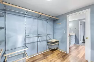 100 Ledgewood Dr, Stoneham, MA 02180 - Photo 15