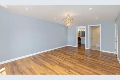 100 Ledgewood Dr #410, Stoneham, MA 02180 - Photo 19