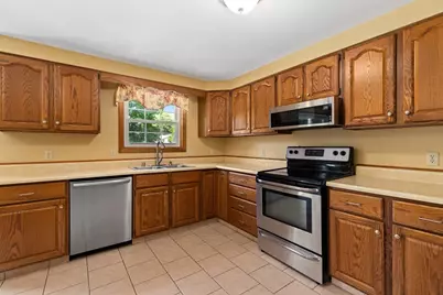51 Point St, Berkley, MA 02779 - Photo 11