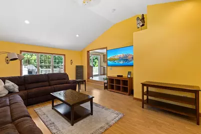 51 Point St, Berkley, MA 02779 - Photo 5