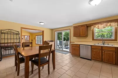 51 Point St, Berkley, MA 02779 - Photo 9