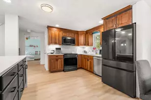 64 Spring View Dr, Lynn, MA 01904 - Photo 5