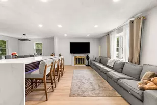 64 Spring View Dr, Lynn, MA 01904 - Photo 3