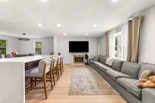 64 Spring View Dr, Lynn, MA 01904 - Photo 3