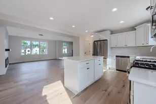112 Genest St, Dracut, MA 01826 - Photo 5