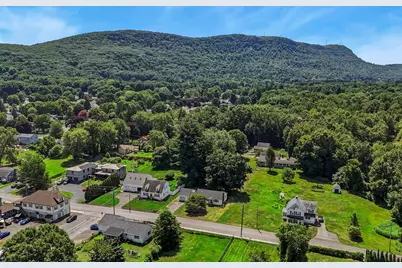 140 Everett St, Easthampton, MA 01027 - Photo 33