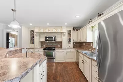 11 Carol Circle, Westfield, MA 01085 - Photo 9