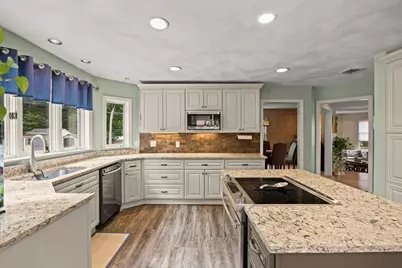 105 Lounsbury Dr, Raynham, MA 02767 - Photo 11