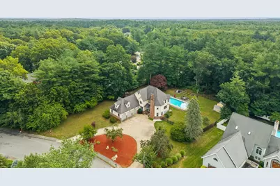 105 Lounsbury Dr, Raynham, MA 02767 - Photo 3