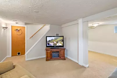 33 Jordan St, Beverly, MA 01915 - Photo 27