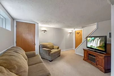 33 Jordan St, Beverly, MA 01915 - Photo 29