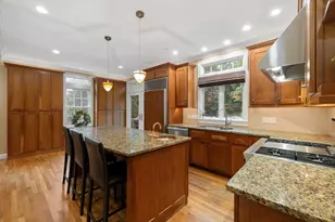 241 Ridge St, Winchester, MA 01890 - Photo 7