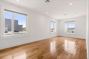 17 Vinton St, Boston, MA 02127 - Photo 11