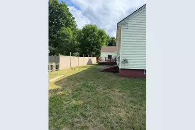 291 Chapman St, Greenfield, MA 01301 - Photo 15