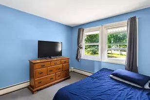 48 Manor Ct, Springfield, MA 01118 - Photo 11