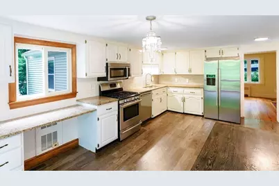 1083 Edgell Rd, Framingham, MA 01701 - Photo 9