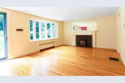 1083 Edgell Rd, Framingham, MA 01701 - Photo 7