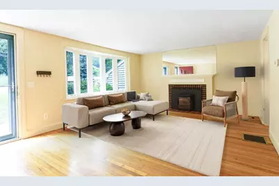 1083 Edgell Rd, Framingham, MA 01701 - Photo 5