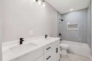 1088 Saratoga St, Boston, MA 02128 - Photo 11
